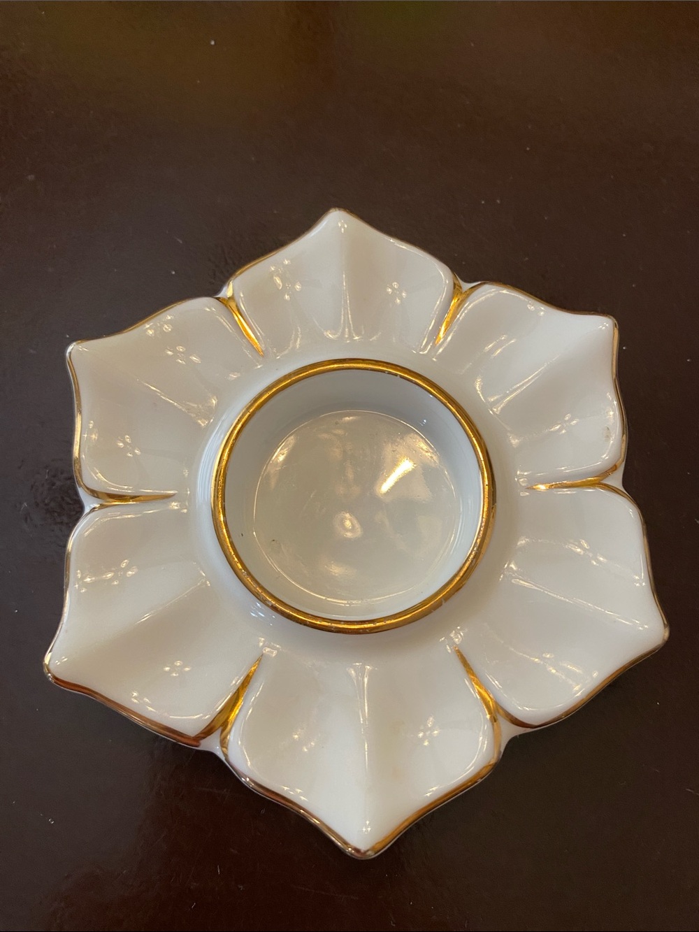 White and Gold Porcelain Flower Dish - Elegant Serving Accent